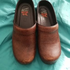 Dansko XP clogs size 37 brown with scrollwork